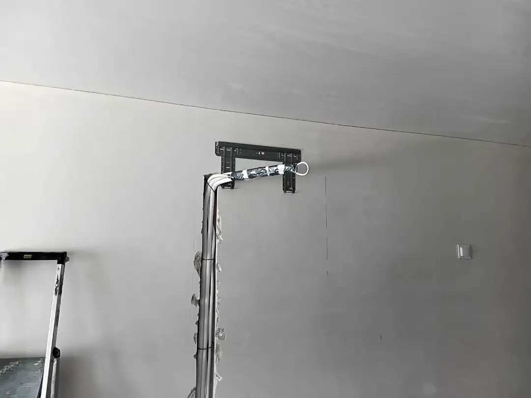 przygotowanie montazu klimatyzacji w bloku
