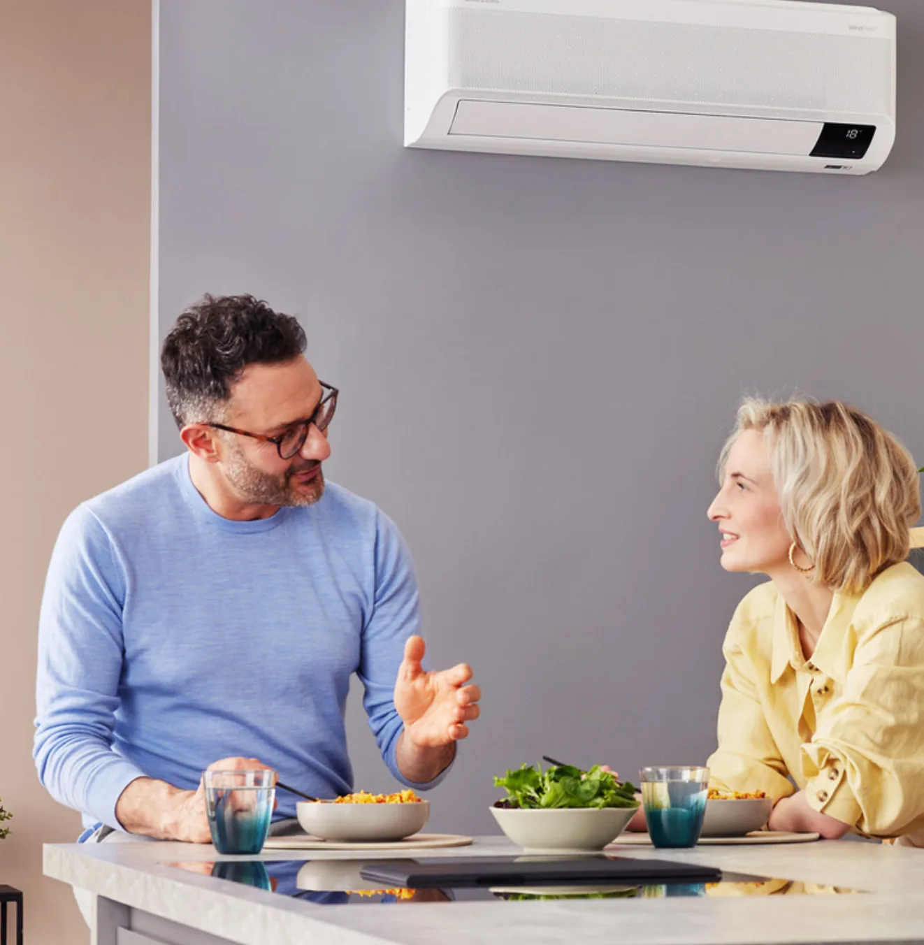 Klimatyzator Samsung WindFree w nowoczesnym wnętrzu mieszkania